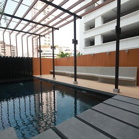 Sereine Sukhumvit 39 Aparthotel Банкок Екстериор снимка