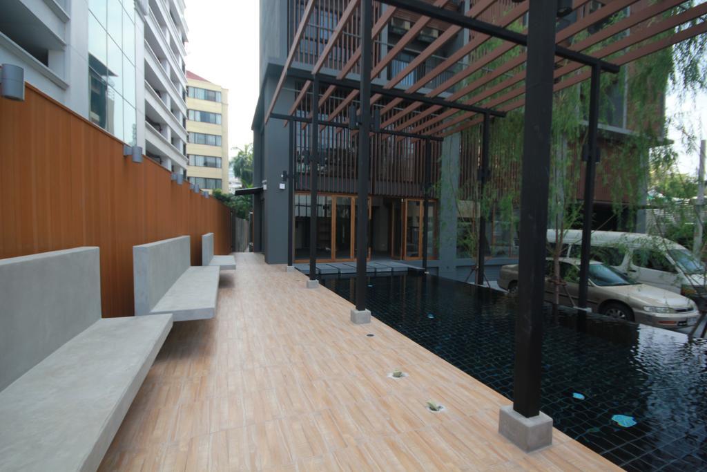 Sereine Sukhumvit 39 Aparthotel Банкок Екстериор снимка